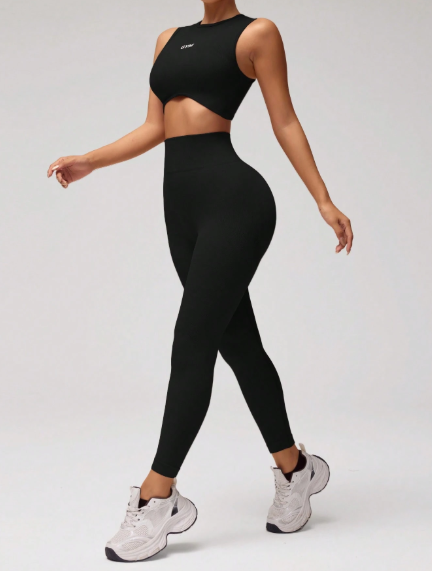 Conjunto con top sin mangas