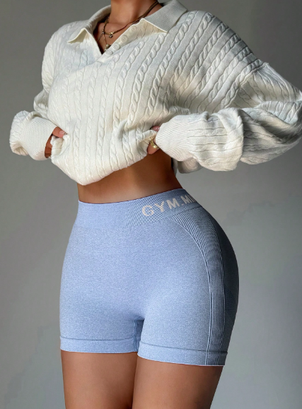 Short con espalda en forma de V