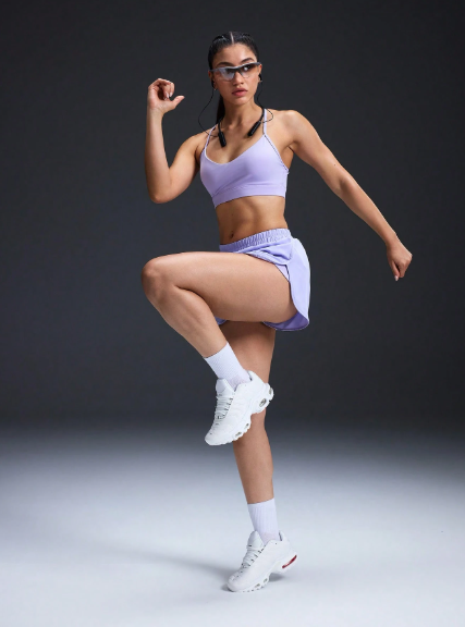 Conjunto de tip y shorts de cintura elástica