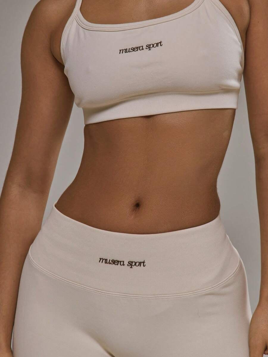 Conjunto de sujetador deportivo con espalda cruzada y shorts
