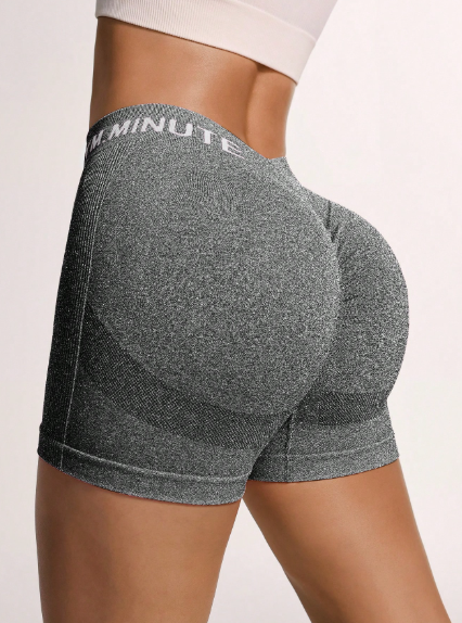 Shorts con diseño en la espalda en V