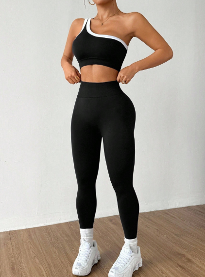 Conjunto con top de un solo hombro