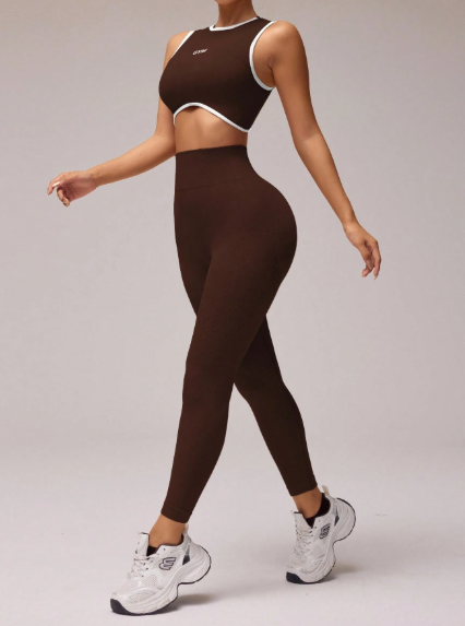 Conjunto de camiseta de tirantes y leggings