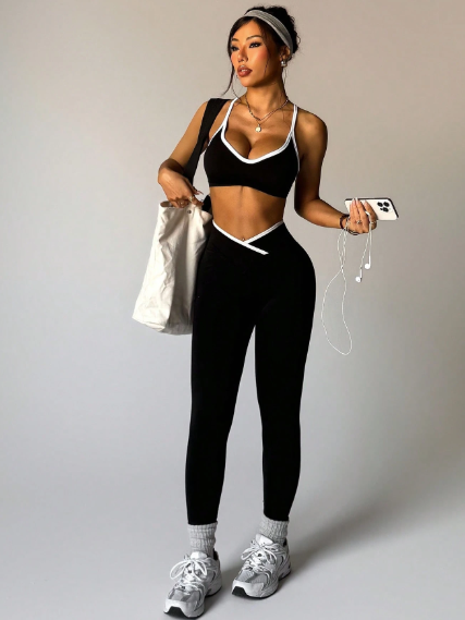 Conjunto deportivo de top con espalda cruzada