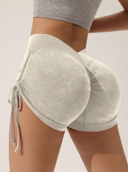 Shorts con elevación de glúteos y cordón lateral