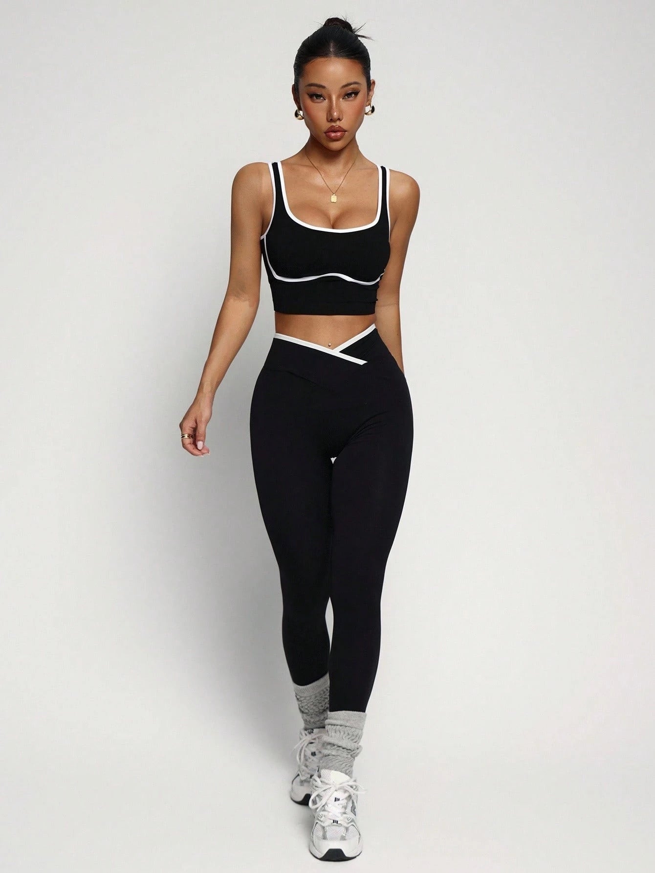 Conjunto de top y leggings