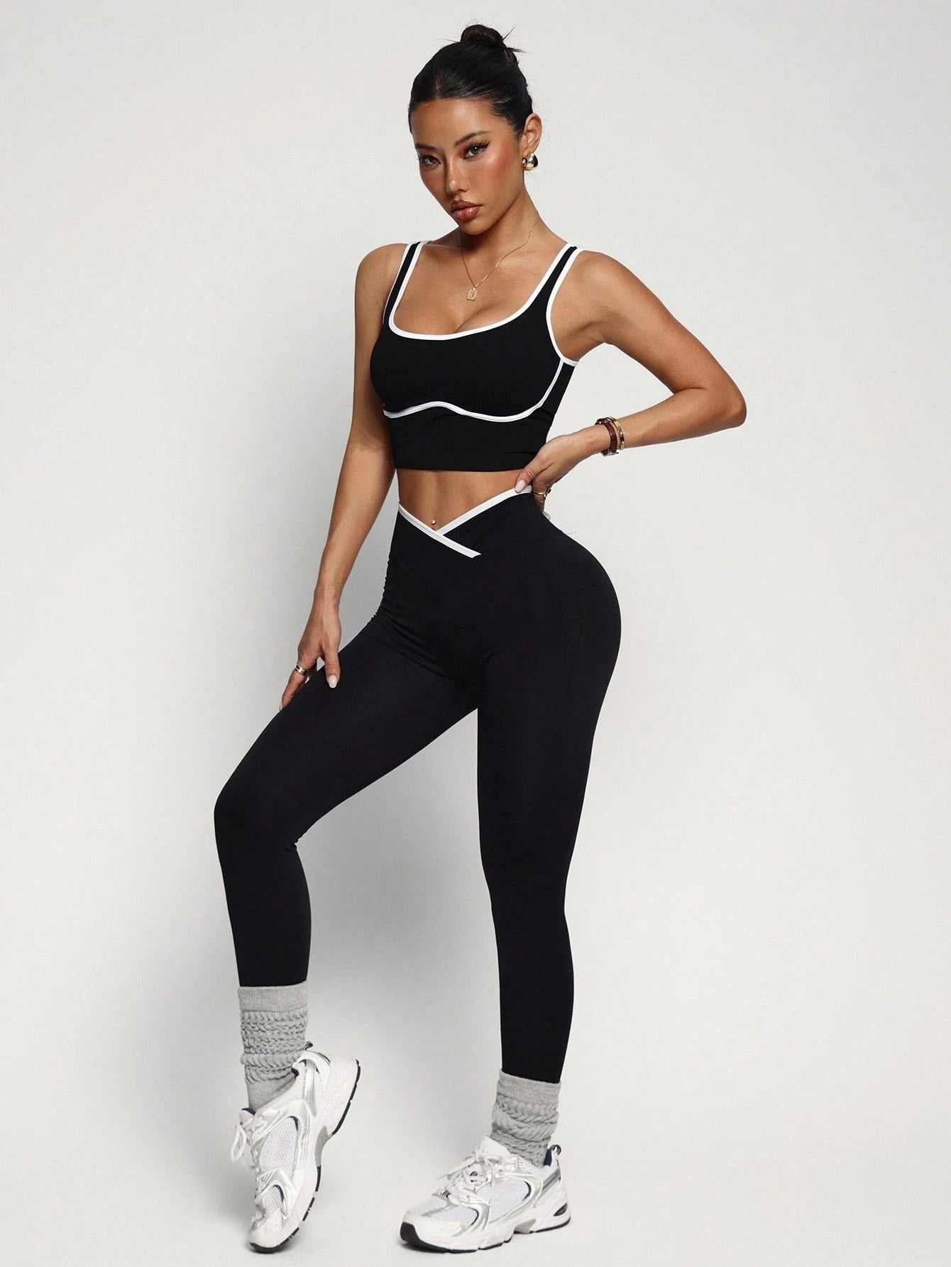 Conjunto de top y leggings