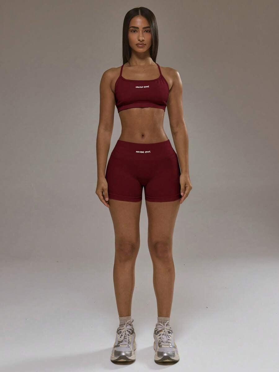 Conjunto de sujetador deportivo con espalda cruzada vinotinto