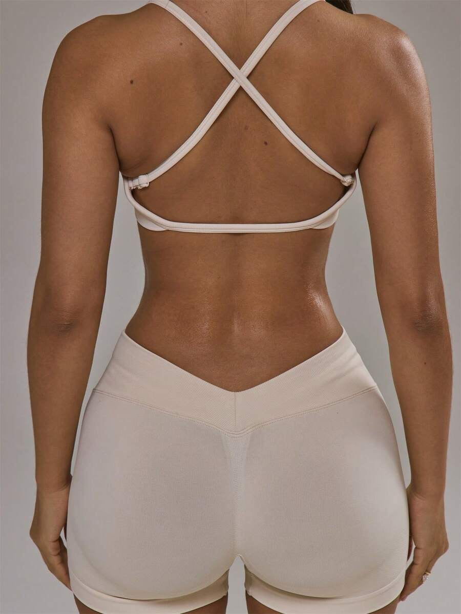 Conjunto de sujetador deportivo con espalda cruzada y shorts