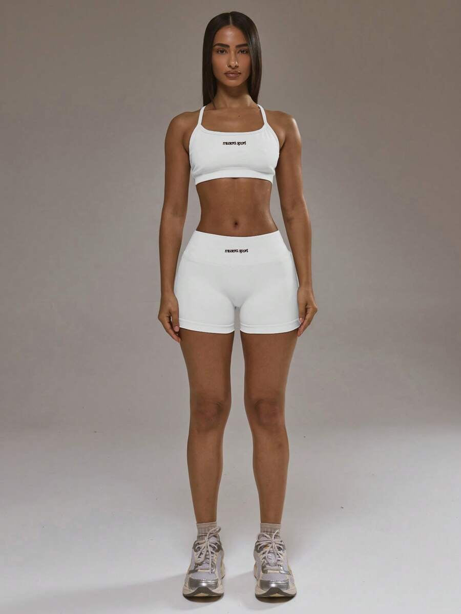 Conjunto de sujetador deportivo con espalda cruzada y shorts (Blanco)